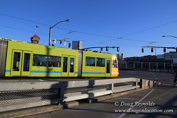 Street Car Broadway Brdg-4246