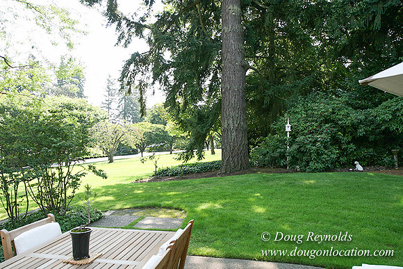 Smith House Contemporary, Modern, Dwell Style Home 3 car garage, 2 story’s, larger back yard & Front yard. Patio, PDX Zone
