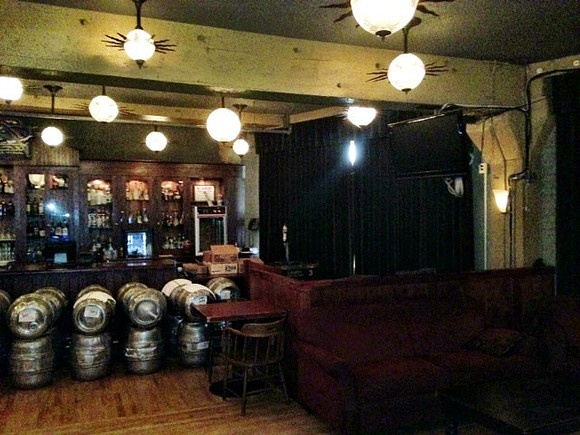 lolo's bar- 7002