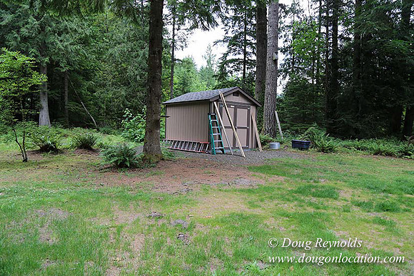 Cabin;  Home;  House; OR, Oregon Yard; deck; green. River,