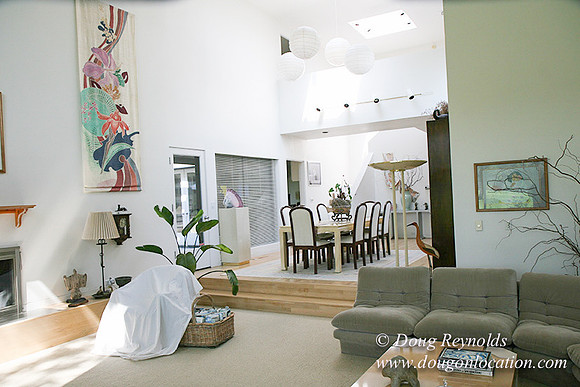 Smith House Contemporary, Modern, Dwell Style Home 3 car garage, 2 story’s, larger back yard & Front yard. Patio, PDX Zone