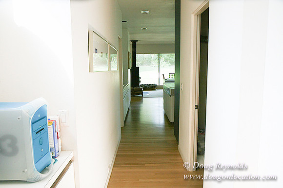 Smith House Contemporary, Modern, Dwell Style Home 3 car garage, 2 story’s, larger back yard & Front yard. Patio, PDX Zone