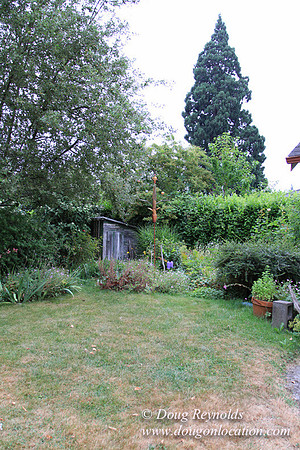 Laura’s Home This is a Portland Bungalow Style small home with a average sized and interesting back yard, nice garden with bee hive’s