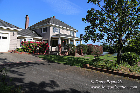 "2 Barns", "2 car garage", "40+ Acres", "PDX Zone", Pool, "White Fence", cows, "farm House", "rap around dive", "well maintained"