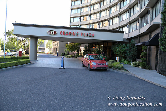 Crowne Plaza Hotel-4057