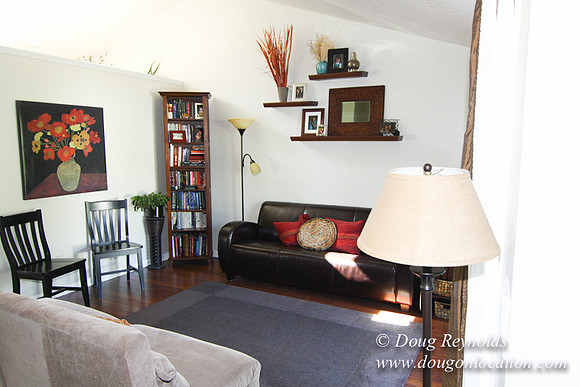 70's/80's Suburban Home Traditional with 2 car garage 2 story on Small lot